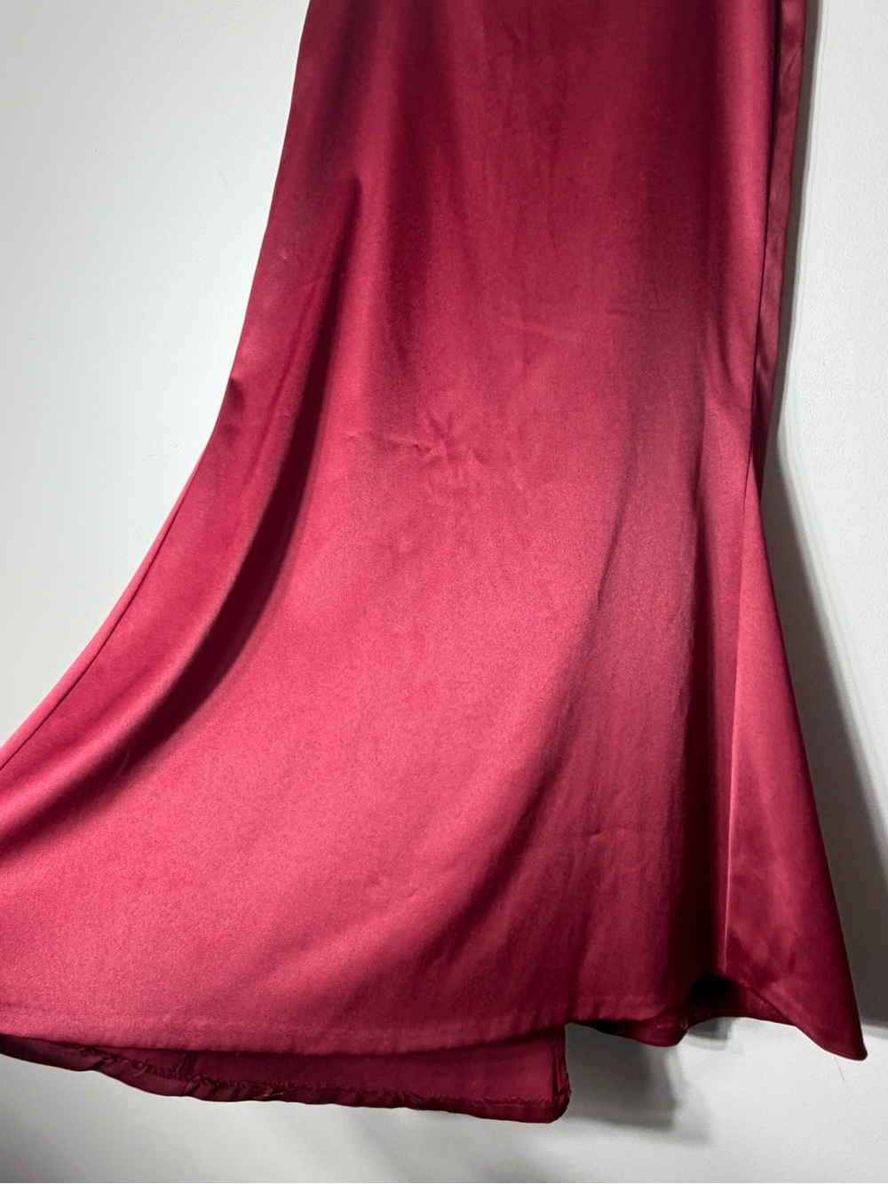 Le Château Burgundy Satin Mermaid Maxi Skirt Size 3/4 Y2K Formal Evening Grad - Picture 3 of 6